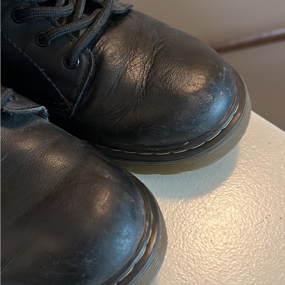 Kids Dr Martens Girls Size 4 - Picture 2 of 3